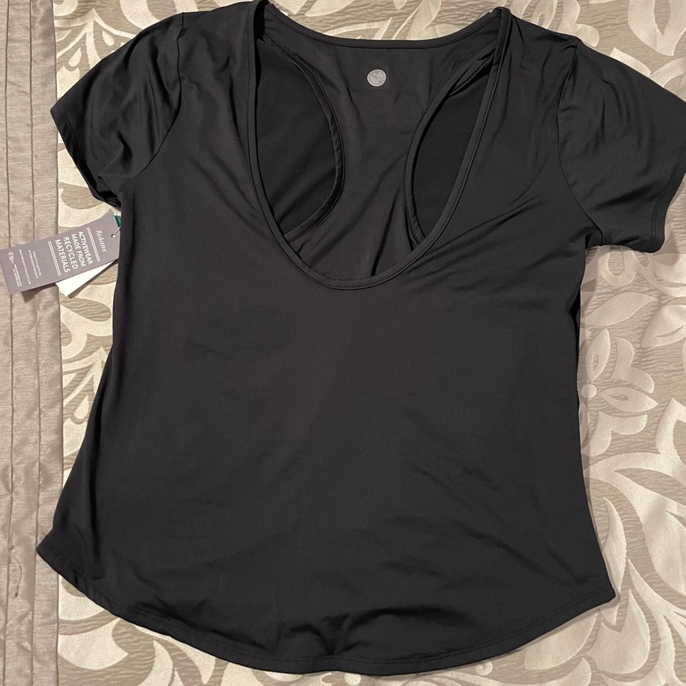 Thread for thought activewear top - Picture 2 of 5